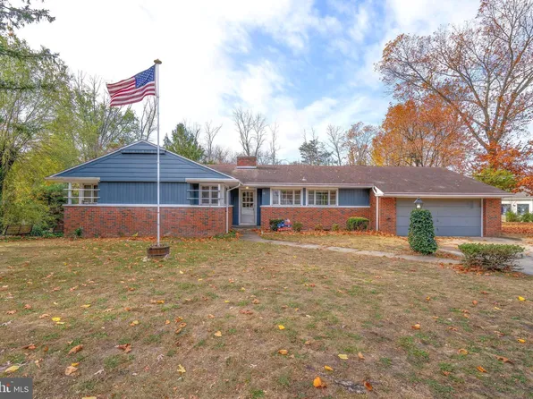 20 Lumberton Rd, Hainesport, NJ 08036