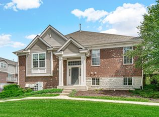 2528 Dunraven Ave, Naperville, IL 60540