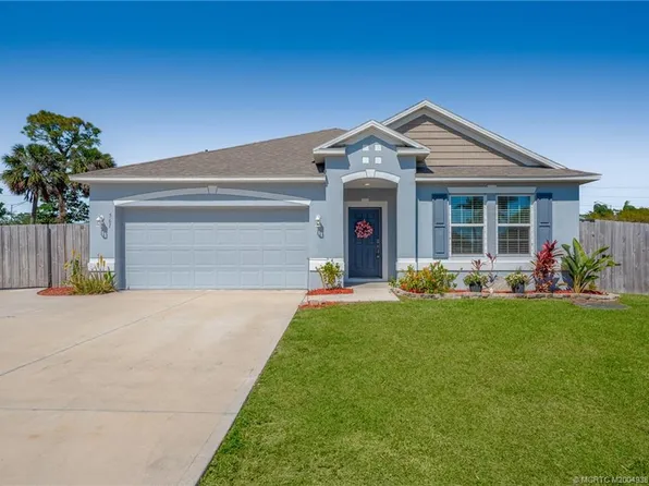 561 SE Penn Ave, Port Saint Lucie, FL 34984