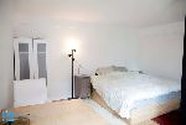 Sold by Stein-Perry | media 1