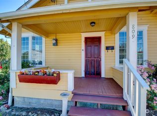 809 26th St, Anacortes, WA 98221