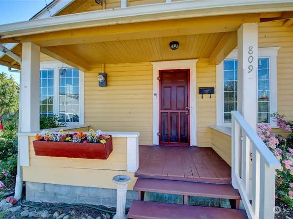 809 26th, Anacortes, WA 98221