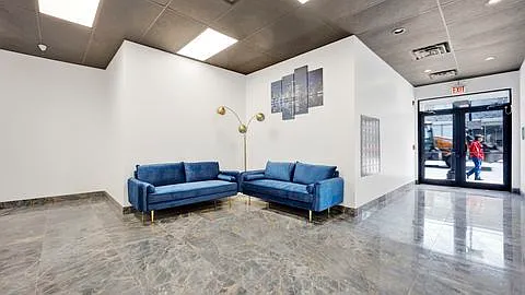2 bed, 650 sqft, $2,100 — Photo 2