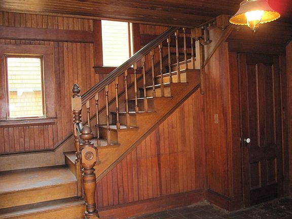 Another view of the pretty stairway.