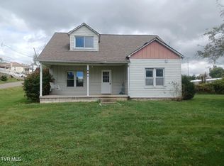 201 Sweet Brier St, Glade Spring, VA 24340