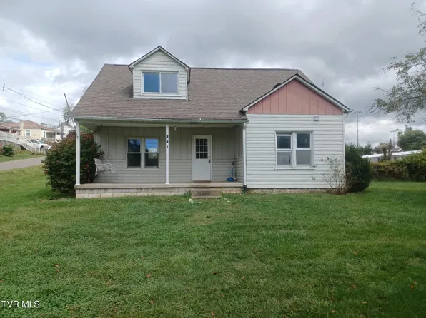 201 Sweet Brier St, Glade Spring, VA 24340