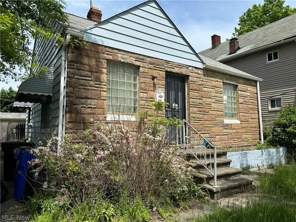 17813 Grovewood Ave, Cleveland, OH 44119