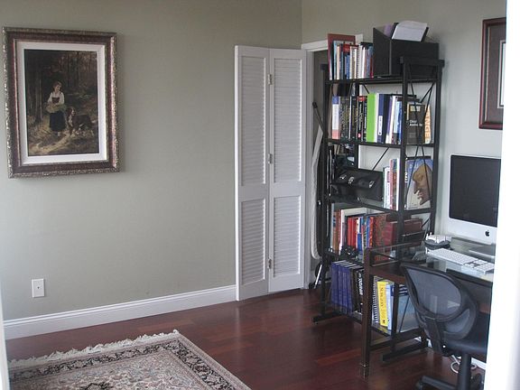 Use 2nd room as an office or bedroom