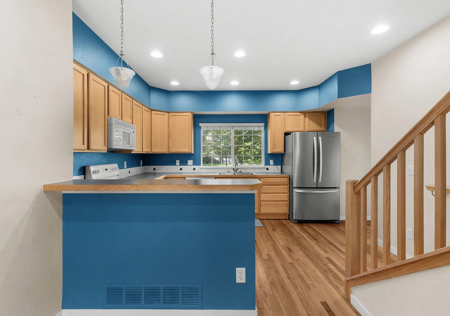3 Bed 2.5 Bath Townhouse in Longmont Available Now!! — Photo 4