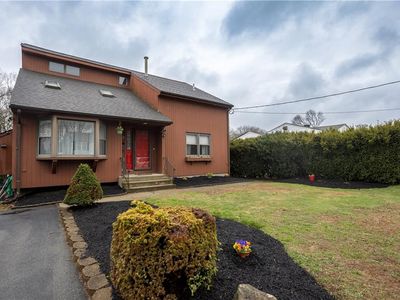 200 Bateman Ave, Cranston, RI, 02920
