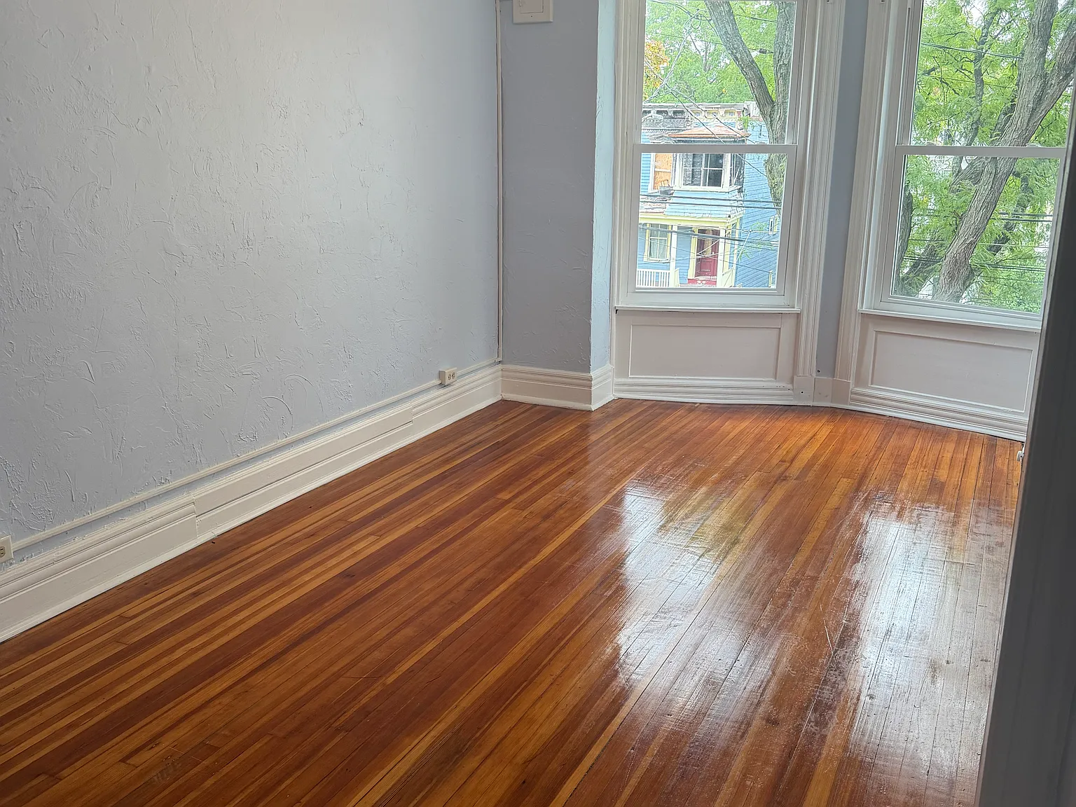 3 bed, $2,100 — Photo 3