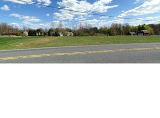 4068 Mountain Rd, Slatington, PA 18080