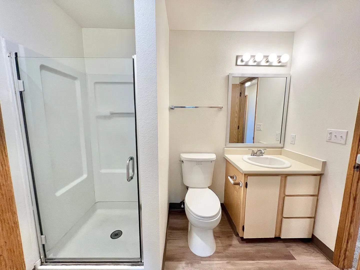 Willow Creek Apartments — Photo 4
