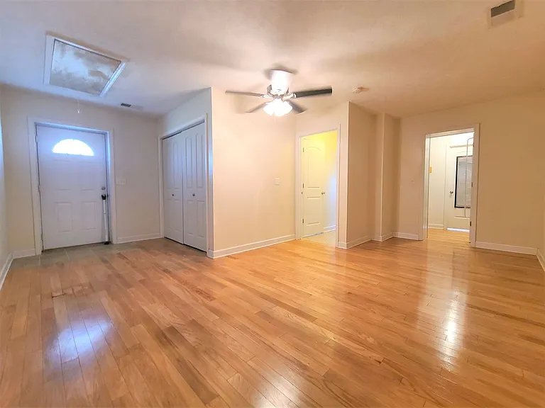 121 Fairfax Rd — Photo 14