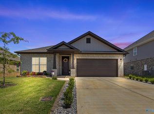 102 Pointe Haven Ct SW, Huntsville, AL 35824