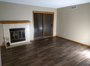 11410 Dogwood St NW APT 303, Coon Rapids, MN 55448