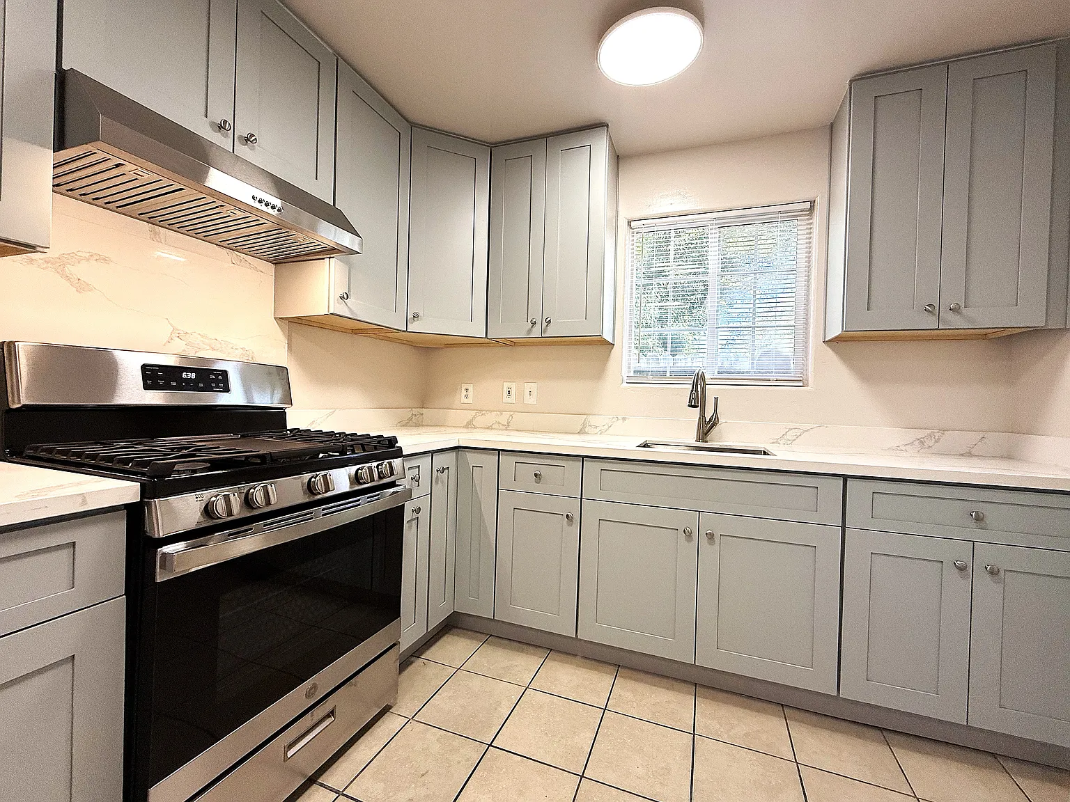 2 bed, 611 sqft, $2,600 — Photo 4