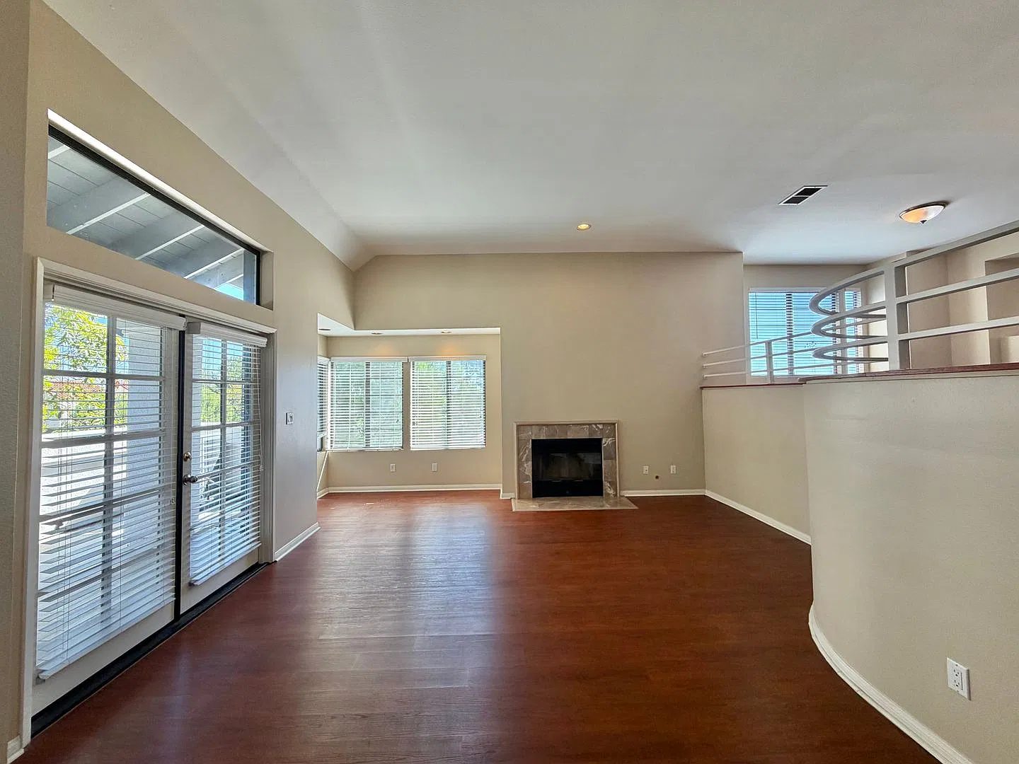 Beautiful Multi-Level Townhome in UTC! — Photo 3