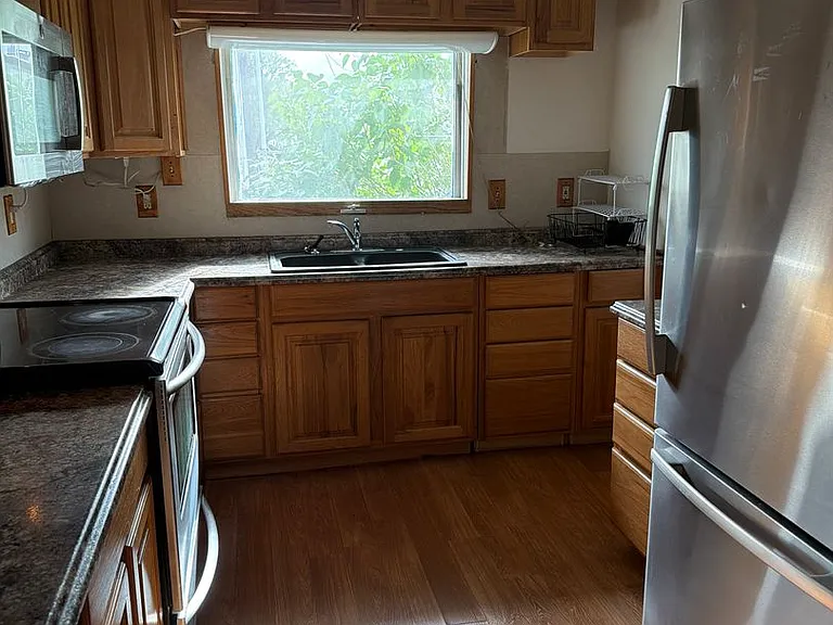 225 N Park St — Photo 9
