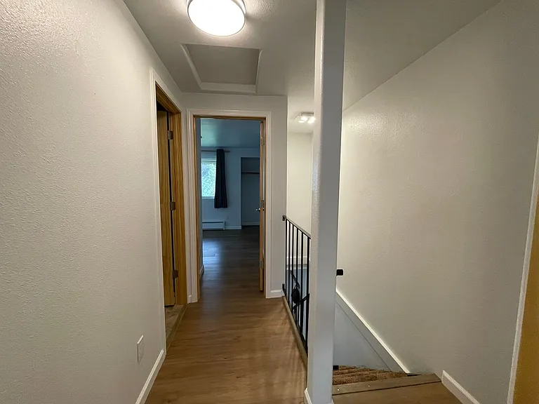 1820G5 Larch St — Photo 14