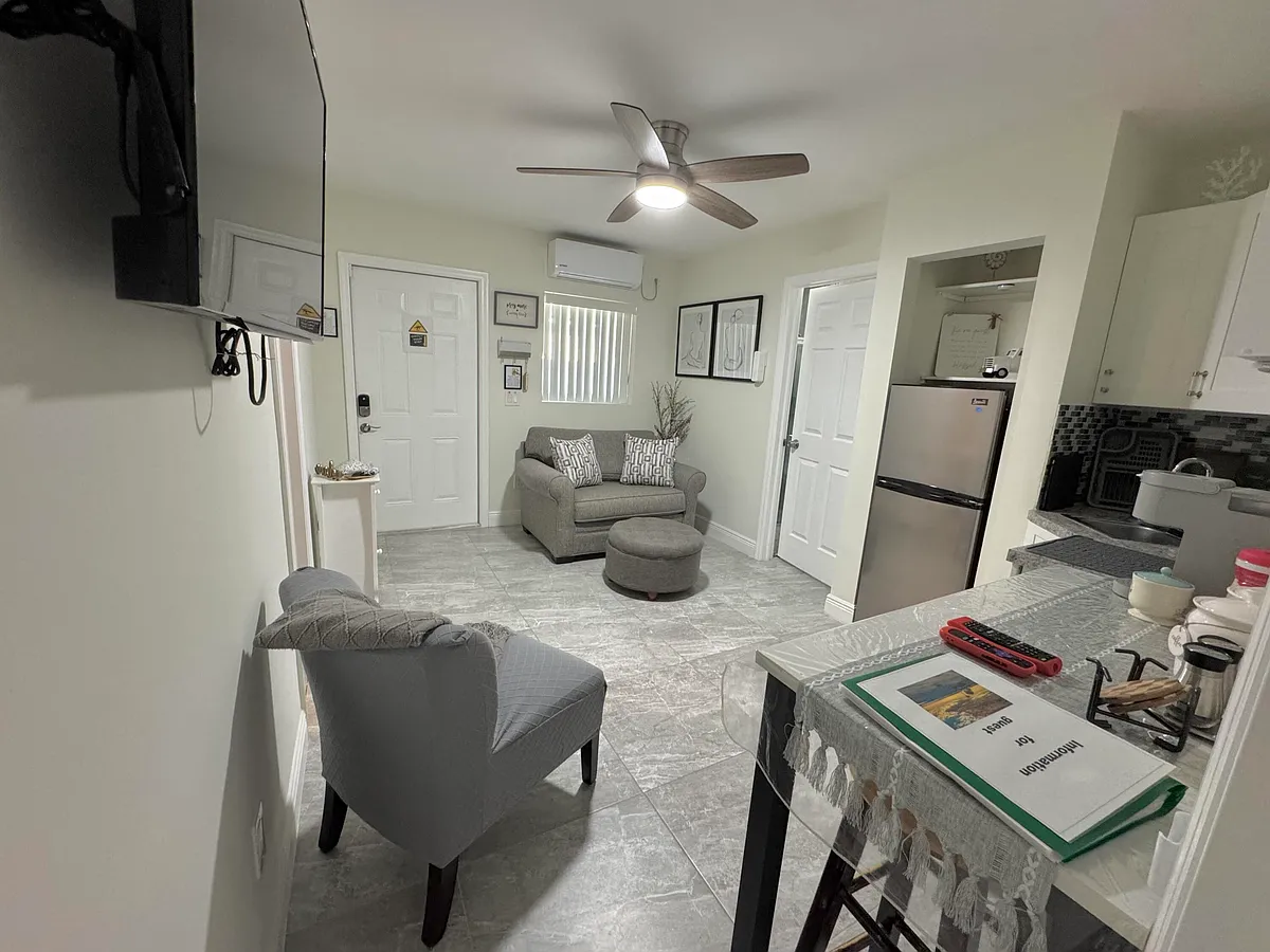 Building Photo - 2664 Exuma Rd