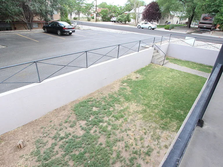 1425 Bunting Ave — Photo 28