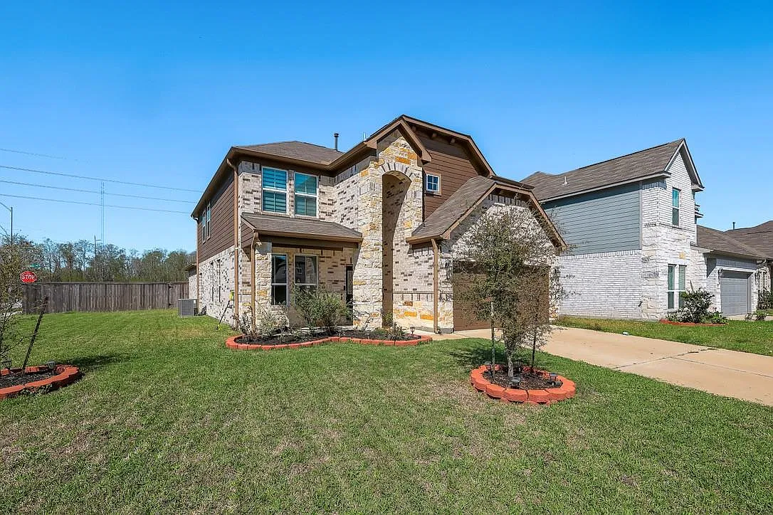 5 bed, 3.5 bath, 2856 sqft, $3,000 — Photo 3