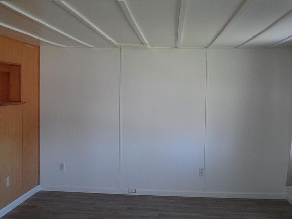 5th image of 2864 N Station Ave