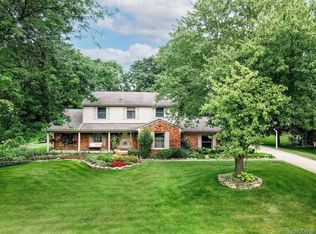 5173 Aintree Rd, Rochester, MI 48306