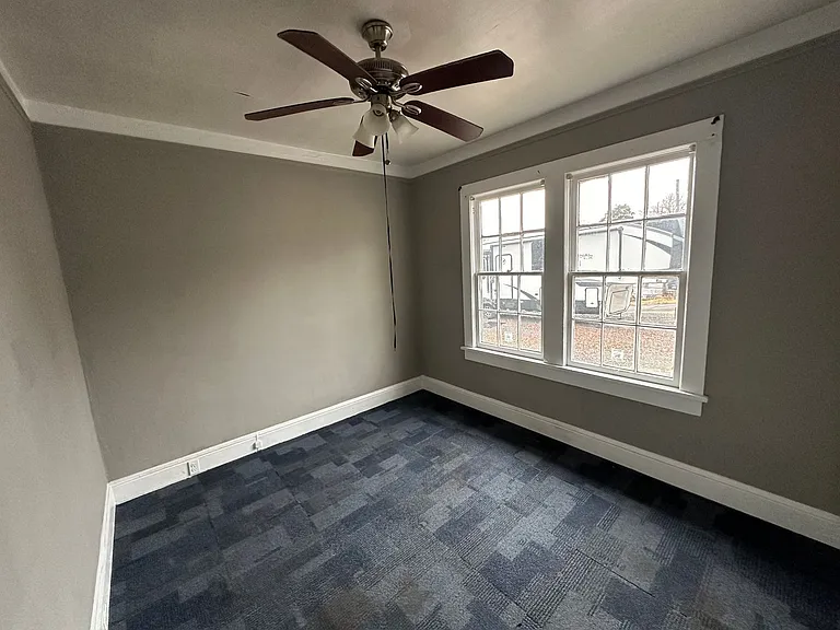 403 S Broad St SW — Photo 9