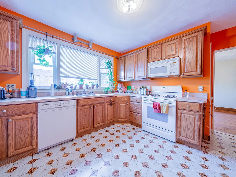 7-9 Ware St #2