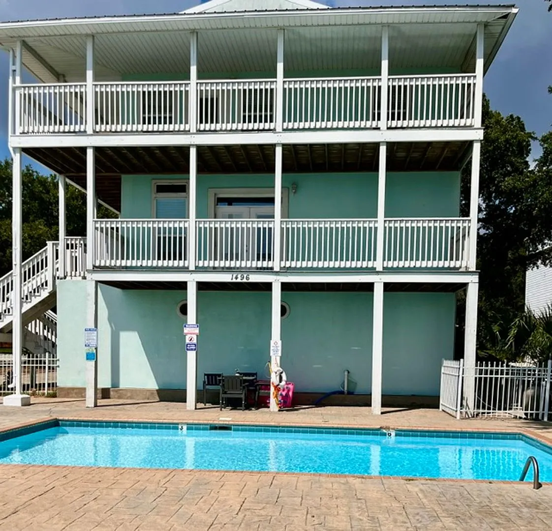 Biloxi 3 Bedroom — Photo 2