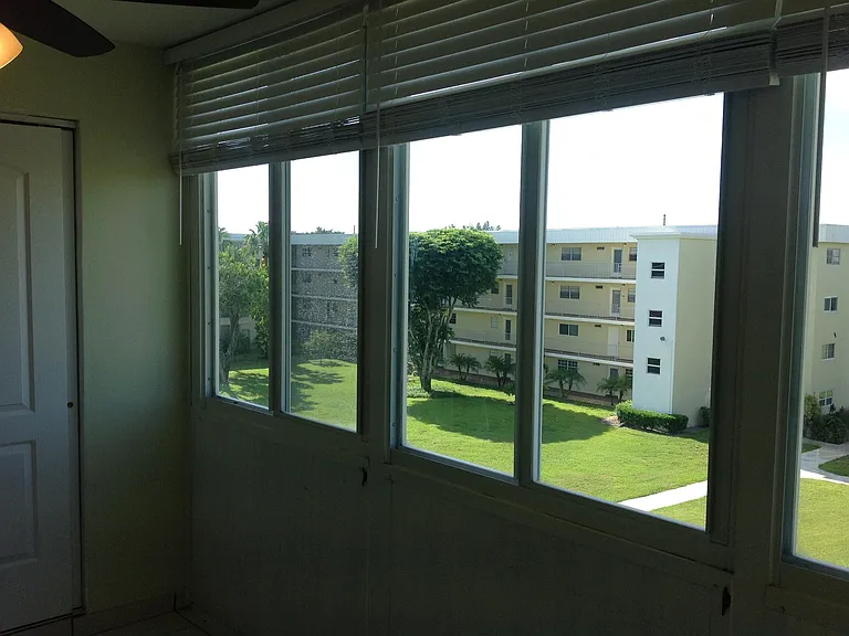 2600 NE 1st Ln #418 — Photo 9