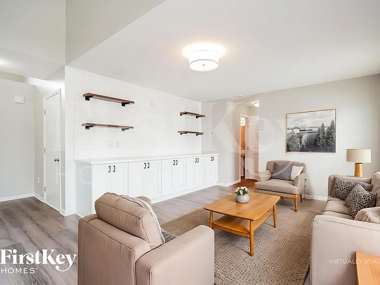 5584 Lanterns Way — Photo 4