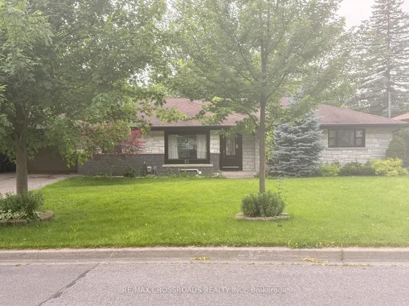 23 Burnview Cres, Toronto, ON M1H 1B4