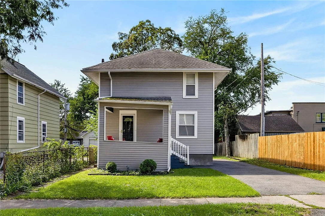 3 bed, 1.0 bath, 1188 sqft, $2,250 — Photo 2