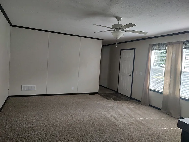 Avon Lakes Estates — Photo 23