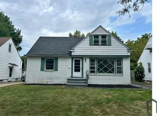 3887 Salisbury Rd, South Euclid, OH 44121