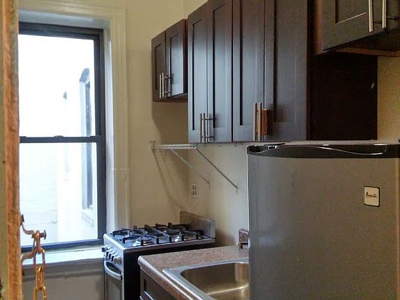 3rd image of 4536 39th Pl APT 1E