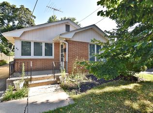84 McKinley St, Saint Charles, IL 60174