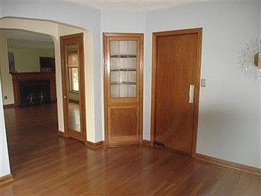 3rd image of 21500 Edgecliff Dr