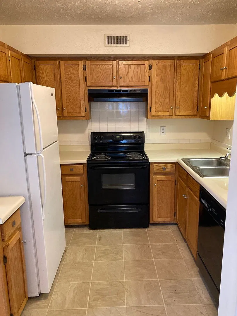 2 Bedroom / 1.5 Bath Condo in Johnson City, TN — Photo 4