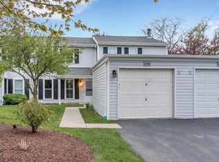154 Andover Dr, Roselle, IL 60172