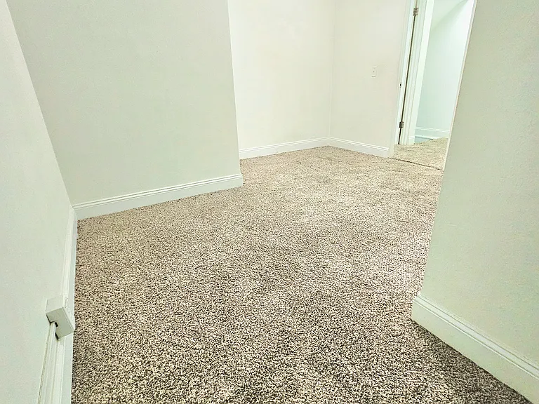 1001 W Walnut St #A — Photo 18