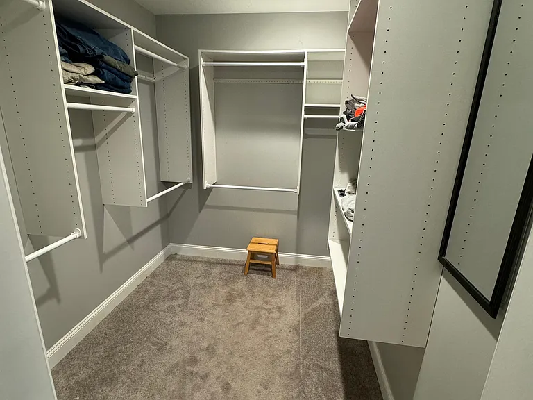 Walk-in Closet