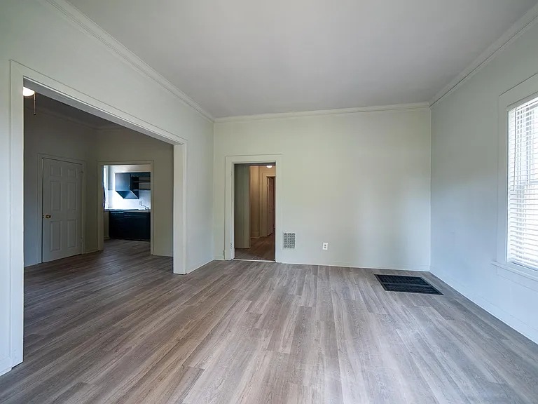 35 S Rembert St — Photo 5