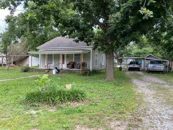 313 E Maple St, Elk City, KS 67344