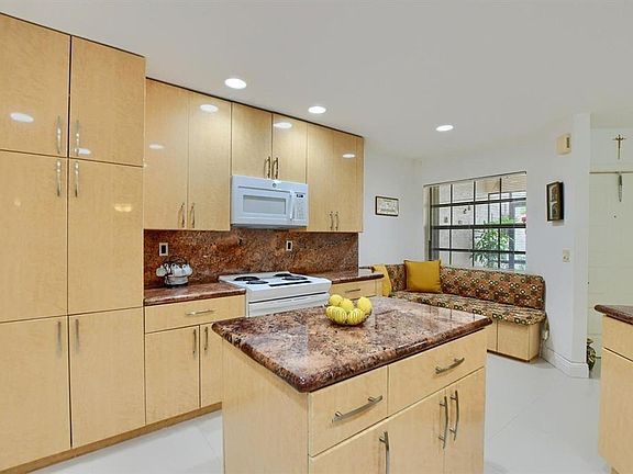 4th image of 65 Centennial Ct