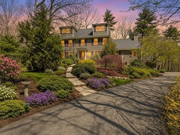 19 Pheasant Ln, Topsfield, MA 01983
