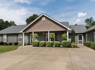 201 Plantation Ln, Inman, SC 29349
